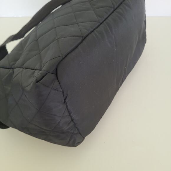 Bernardo Valentino Quilted Tote Shoulder Bag Black Nylon Lightweight Zip Large - Picture 6 of 10